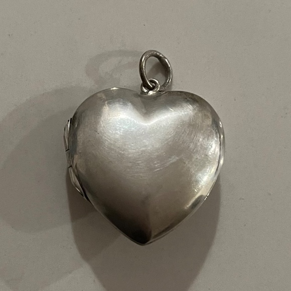 Vintage Sterling Silver Heart Locket with Turquoise Stone from Ireland - Picture 2 of 6